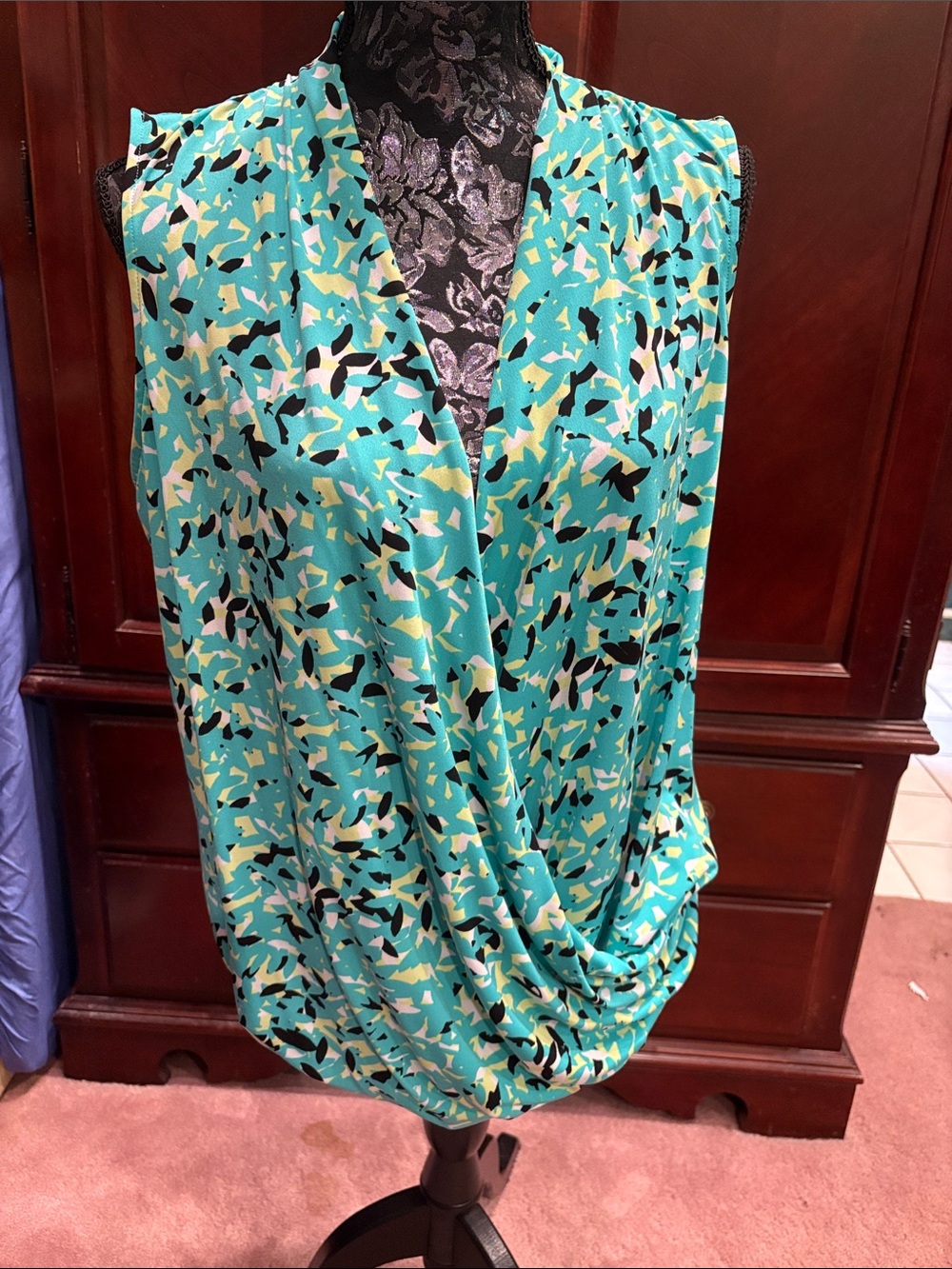 Liz Claiborne Teal Abstract Sleeveless Surplice Drape Top